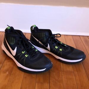 Men’s Nike Air Versitile - Size 14